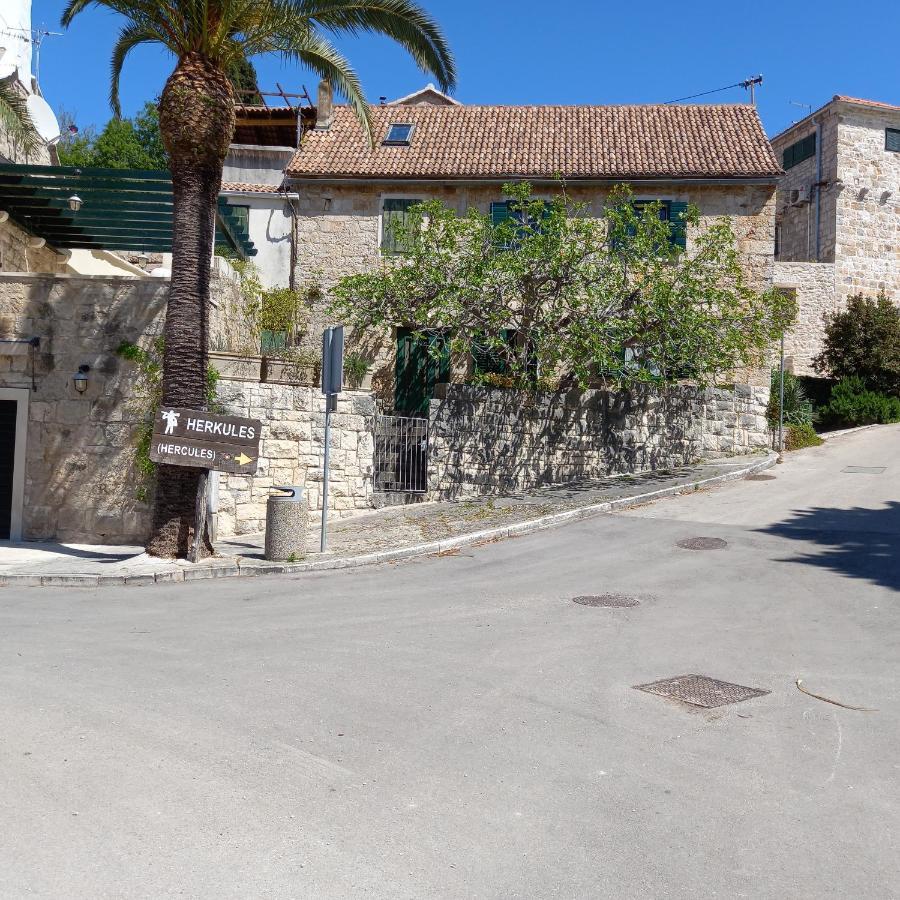 Kuca Za Odmor Skalina - Sea View Villa Splitska Exteriör bild